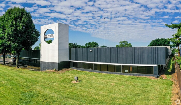 830 Harmon Ave Bldg